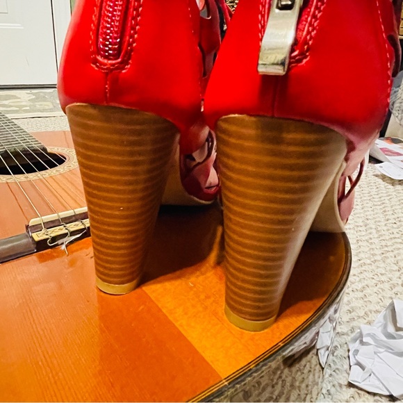 🍷Racy Zip & Tie Red Cage Free Reign Ankle Boot Heels! - Picture 4 of 12